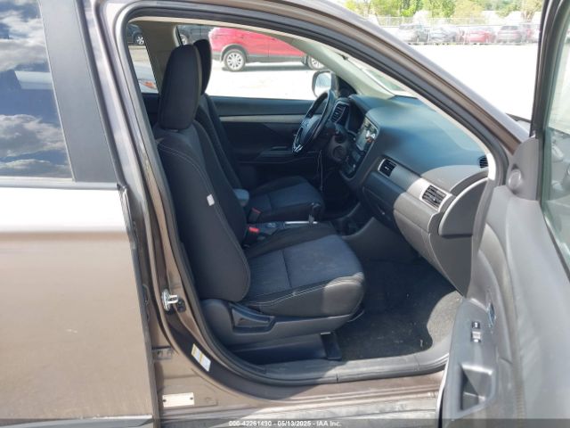 2016 MITSUBISHI OUTLANDER JA4AZ3A3XGZ014041 Photo 4