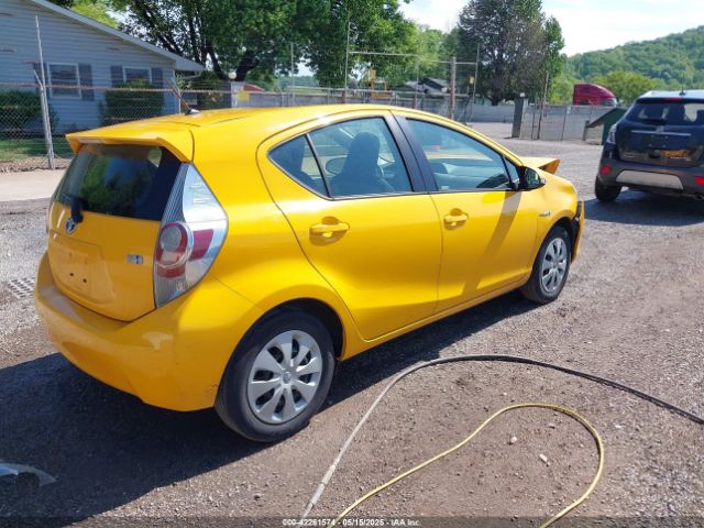 JTDKDTB31E1066984 Toyota Prius C One