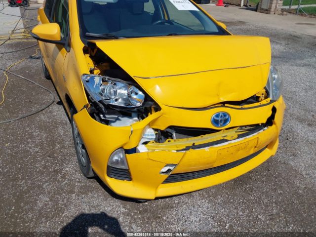 JTDKDTB31E1066984 Toyota Prius C One