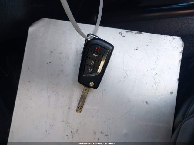 4T1B11HK4JU658217 Toyota CAMRY SE