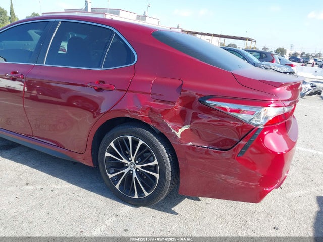 4T1B11HK4JU658217 Toyota CAMRY SE