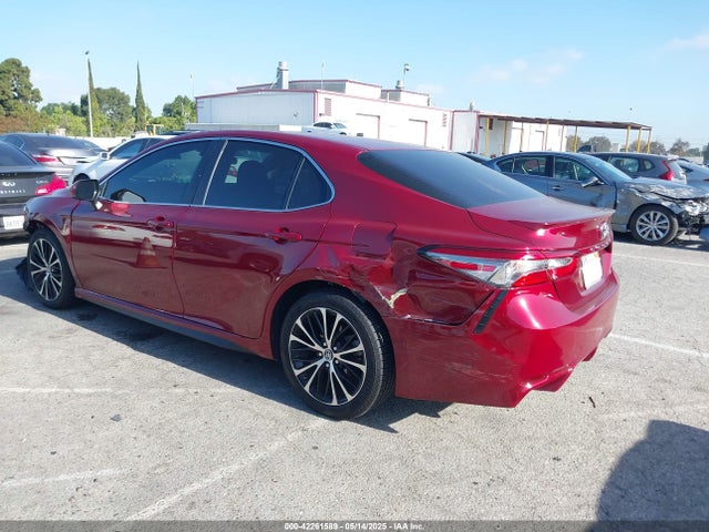 4T1B11HK4JU658217 Toyota CAMRY SE