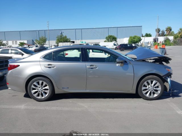 JTHBW1GG1F2085913 Lexus ES 300H