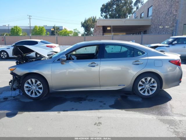 JTHBW1GG1F2085913 Lexus ES 300H