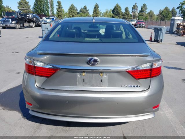 JTHBW1GG1F2085913 Lexus ES 300H