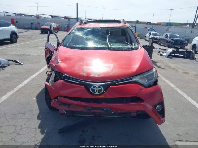 JTMWFREV8GJ096885 Toyota Rav4 Xle