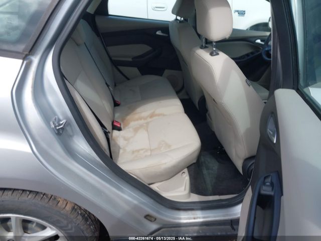 1FADP3K22HL247579 Ford FOCUS SE