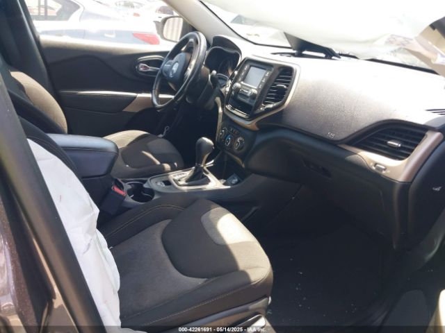 2018 JEEP CHEROKEE 1C4PJLCB8JD528079 Photo 4