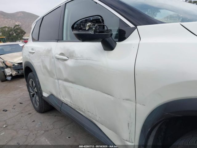 JN8AT3BA6MW011398 Nissan Rogue Sv Fwd