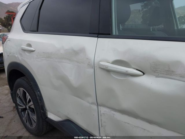 JN8AT3BA6MW011398 Nissan Rogue Sv Fwd