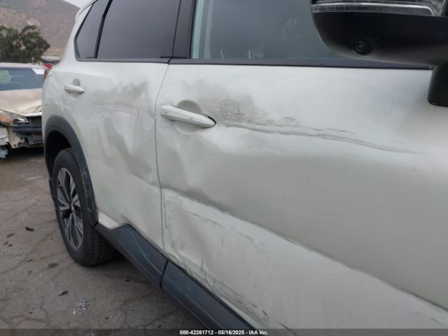 JN8AT3BA6MW011398 Nissan Rogue Sv Fwd