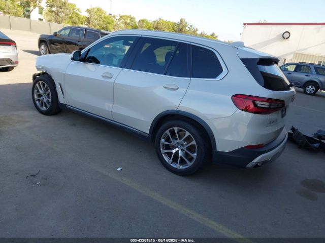 2019 BMW X5 5UXCR6C56KLL40041 Photo 2