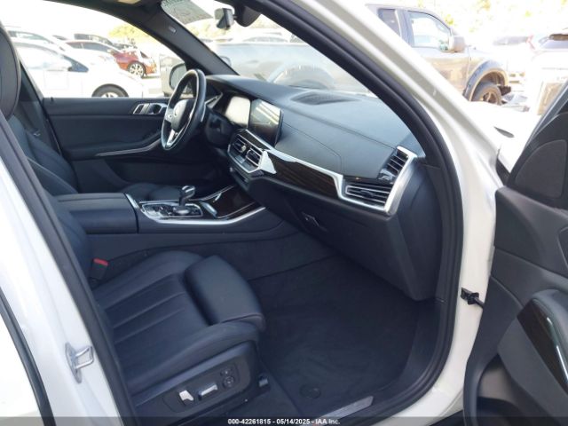 2019 BMW X5 5UXCR6C56KLL40041 Photo 4