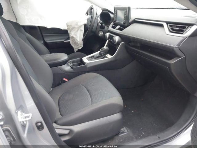 2T3F1RFVXMC249973 Toyota RAV4 LE