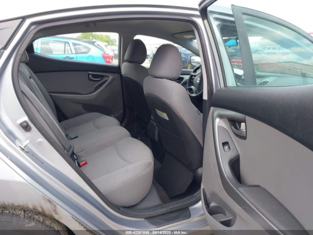 5NPDH4AE5FH637411 Hyundai ELANTRA SE