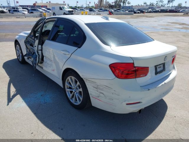2016 BMW 320I WBA8A9C56GK619015 Photo 2
