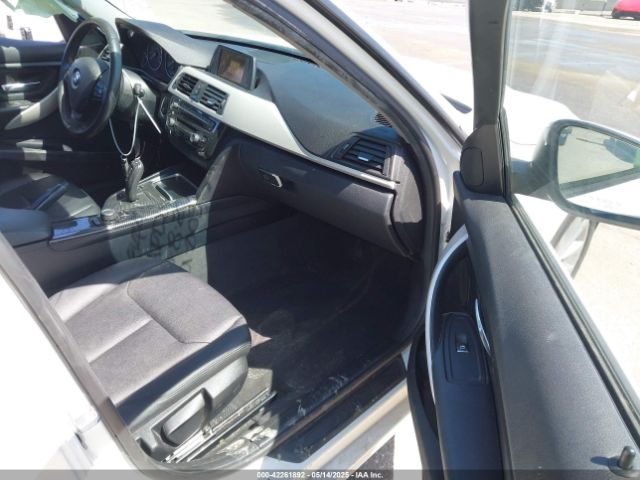 2016 BMW 320I WBA8A9C56GK619015 Photo 4