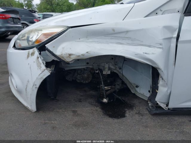 1FADP3F22EL163588 Ford FOCUS SE