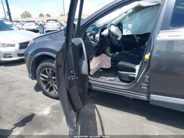 2T3BFREV1HW621724 Toyota RAV4 LE