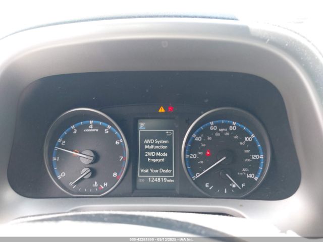 2T3BFREV1HW621724 Toyota RAV4 LE