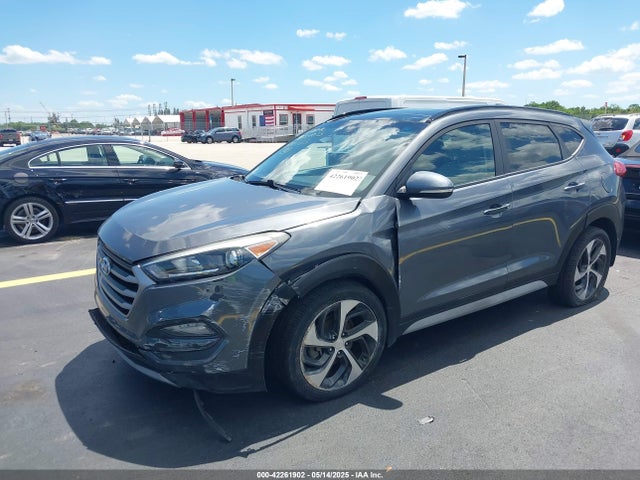 KM8J33A2XJU686471 Hyundai Tucson Value