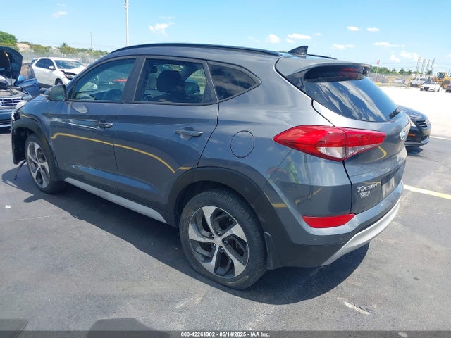 KM8J33A2XJU686471 Hyundai Tucson Value