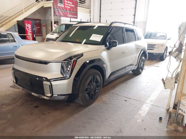 KNDAEFS55R6020742 KIA ev9