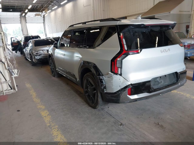 KNDAEFS55R6020742 KIA ev9