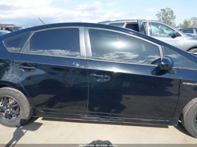 JTDKN3DU4F0410088 Toyota Prius Three