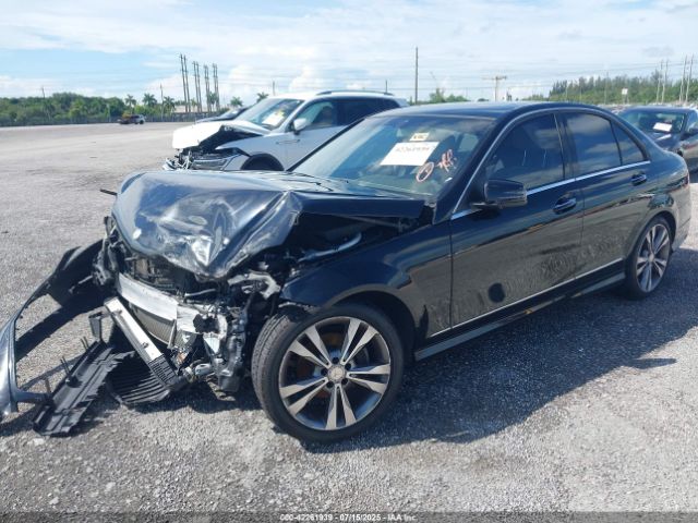2014 MERCEDES-BENZ C 250 WDDGF4HB1ER306501 Photo 1