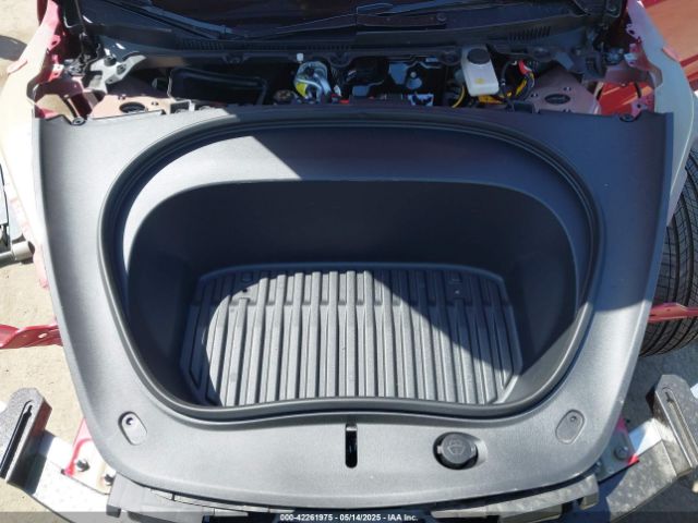 5YJ3E1EA9SF914421 Tesla 2025