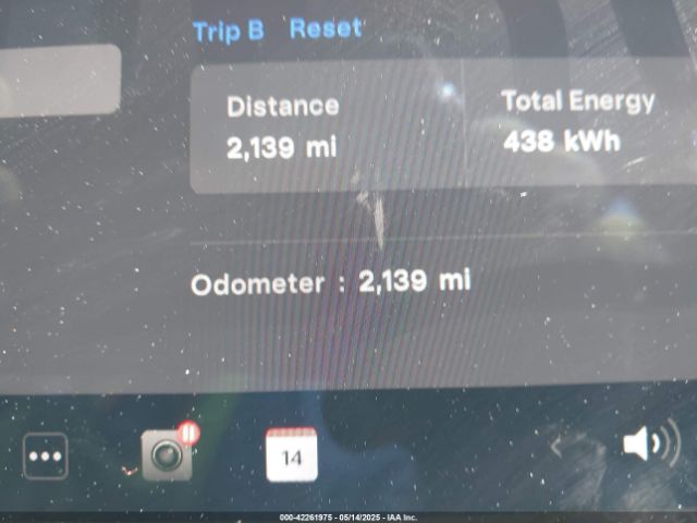 5YJ3E1EA9SF914421 Tesla 2025