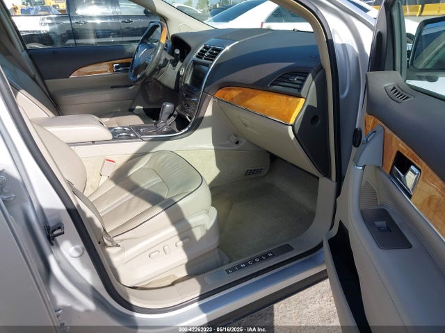 2LMDJ6JK8FBL31675 Lincoln MKX