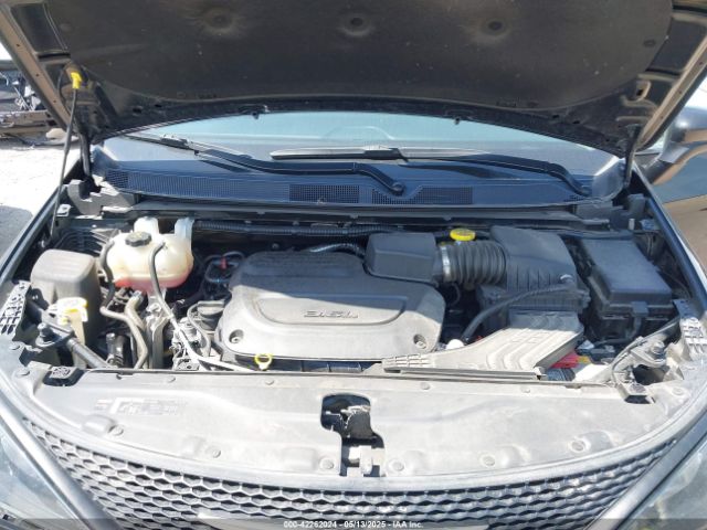 2C4RC1CG2PR619745 Chrysler Voyager Lx