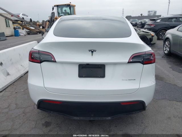 7SAYGDEE4PF807551 Tesla Model Y
