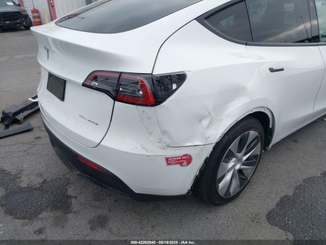 7SAYGDEE4PF807551 Tesla Model Y