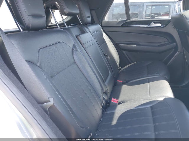 4JGDA5JB2HA833960 Mercedes-Benz m276