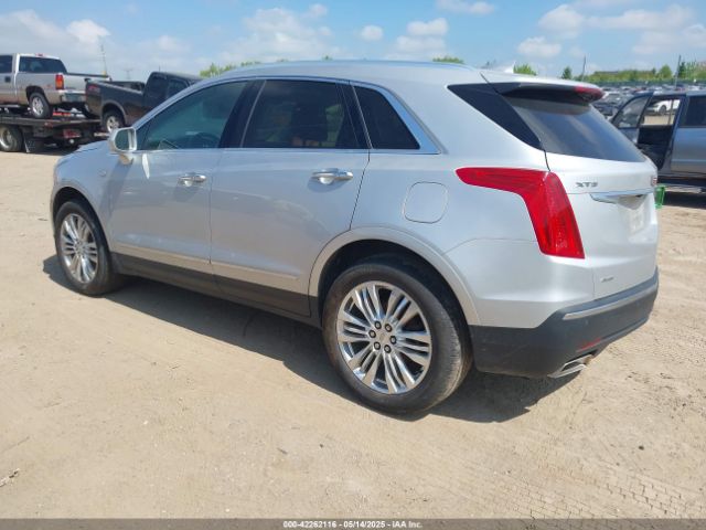 2017 CADILLAC XT5 1GYKNERS6HZ112170 Photo 2