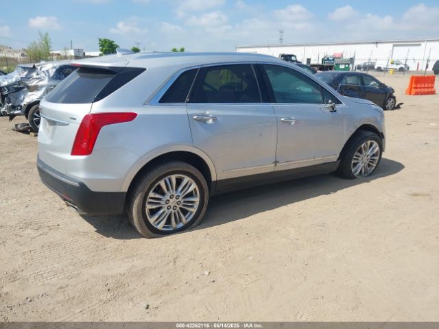 2017 CADILLAC XT5 1GYKNERS6HZ112170 Photo 3