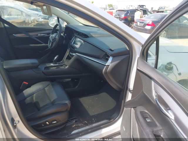 2017 CADILLAC XT5 1GYKNERS6HZ112170 Photo 4