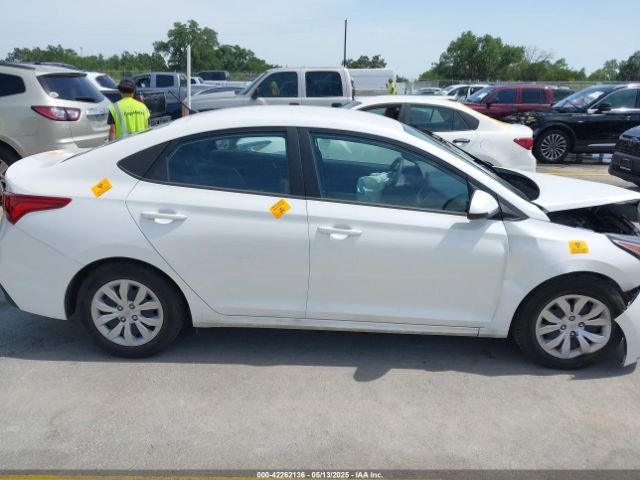 3KPC24A69NE168123 Hyundai ACCENT SE