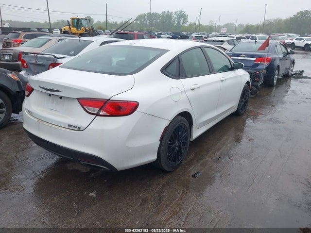 Chrysler 200 S 2015 1C3CCCBB4FN721927 Image 4
