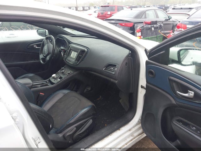 Chrysler 200 S 2015 1C3CCCBB4FN721927 Image 5