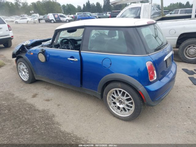 2006 MINI COOPER WMWRC33576TK64005 Photo 2