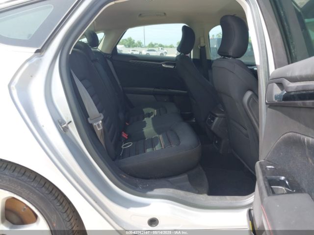 3FA6P0HD5GR290006 Ford FUSION SE