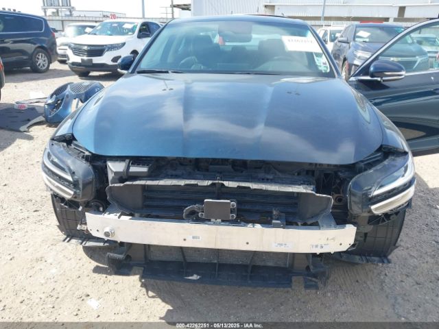 KMTG34SCXSU154023 Genesis G70 2.5t Rwd