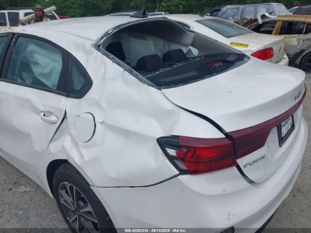 3KPF24AD2RE827273 KIA Forte Lxs
