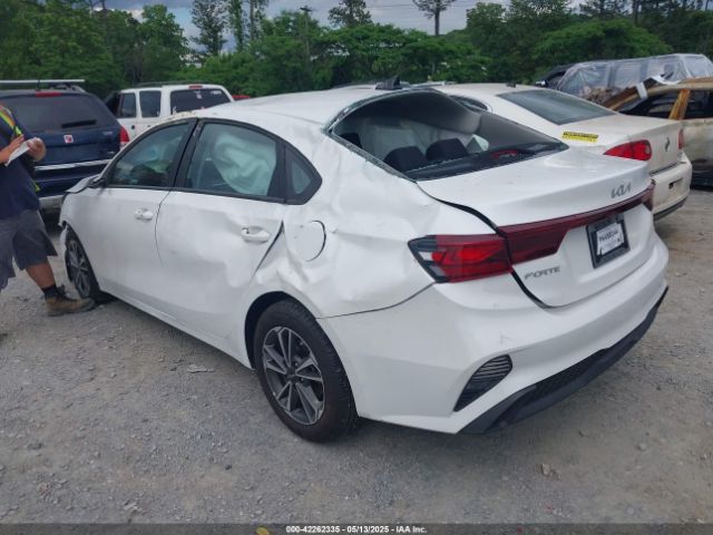 3KPF24AD2RE827273 KIA Forte Lxs