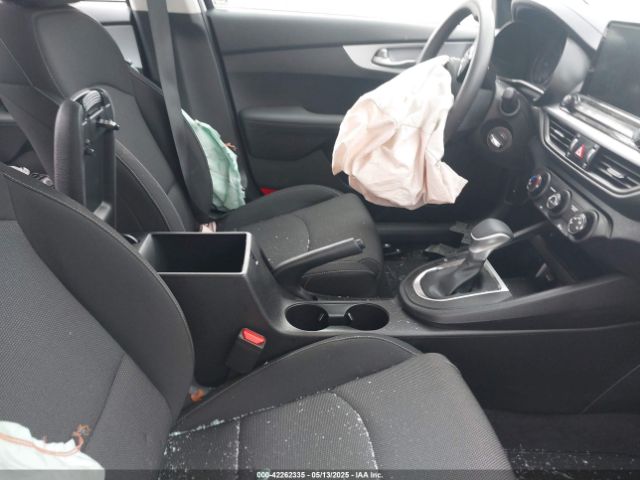 3KPF24AD2RE827273 KIA Forte Lxs