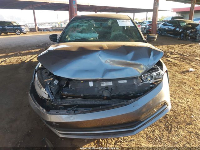 3VWD17AJ4GM284882 Volkswagen Jetta